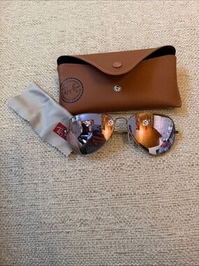 Ray-Ban Aviator Sunglasses with purple Mirrored Lenses